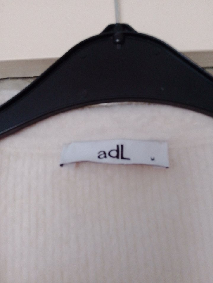 ADİL IŞIK marka Düğmeli Beyaz Uzun Kollu Triko Hırka - Görsel 3