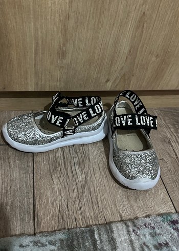 Kız Çocuk Gri Simli Babet Ayakkabı - Görsel 2