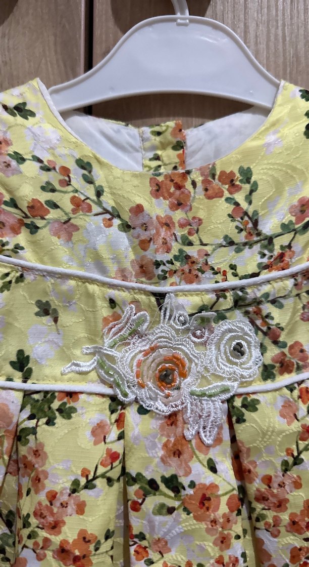 Çiçek Desenli Sarı Kız Elbisesi - Görsel 2