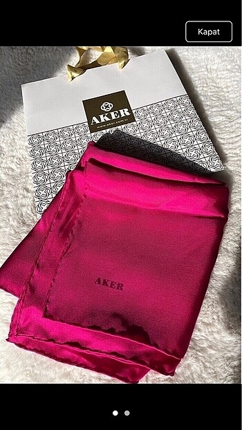 Aker Eşarp