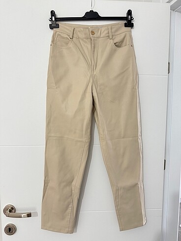 Zara Deri Görünümlü Pantolon