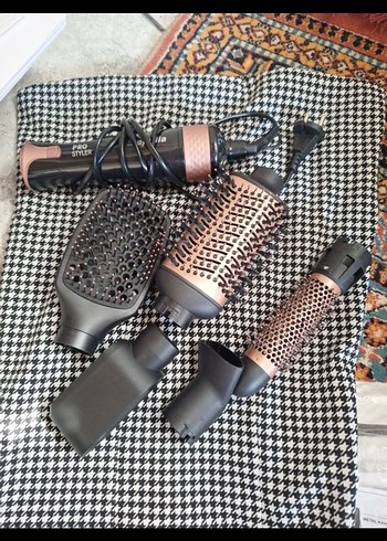 Siyah Saç Şekillendirici Seti 4 Başlıklı - Görsel 2