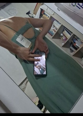 Askıya Sahip Drapeli Yeşil Midi Elbise - Görsel 2