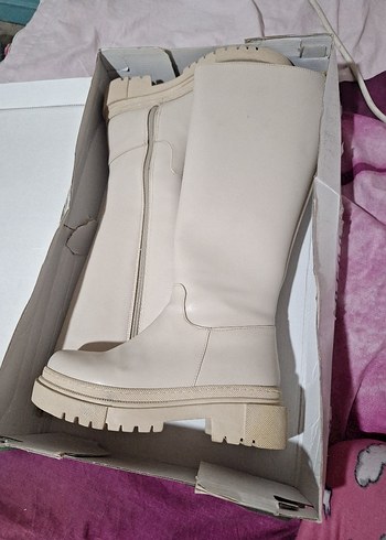 Kadın Beyaz Fermuarlı Dizüstü Suni Deri Çizme - Görsel 2