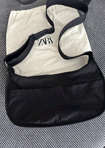 Zara Siyah Omuz Cantasi