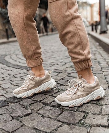 Sneaker