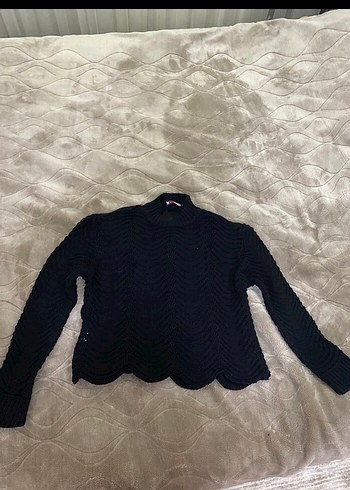 Yılan Desenli Siyah Yüksek Yaka Triko Kazak - Görsel 2