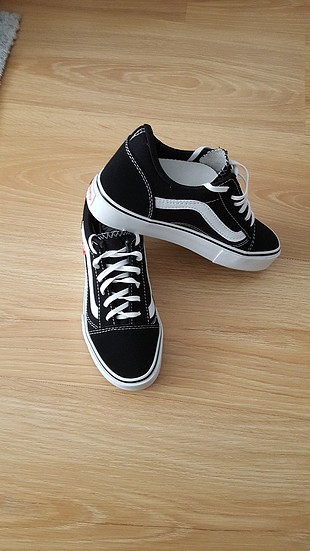 Vans 36 44 arası bütün numaralar mevcuttur