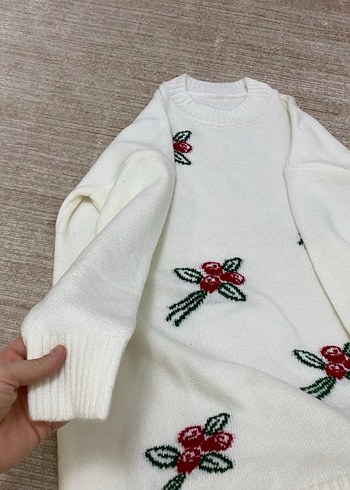 Nakışlı Beyaz Kadın Triko Kazak - Görsel 2