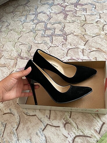 Siyah stiletto