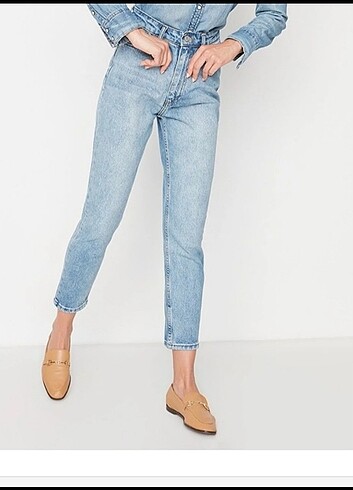 mom jean milla