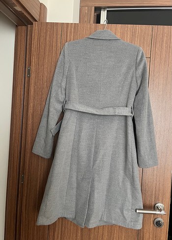 Gri Kuşaklı Klasik Kaban - Görsel 3