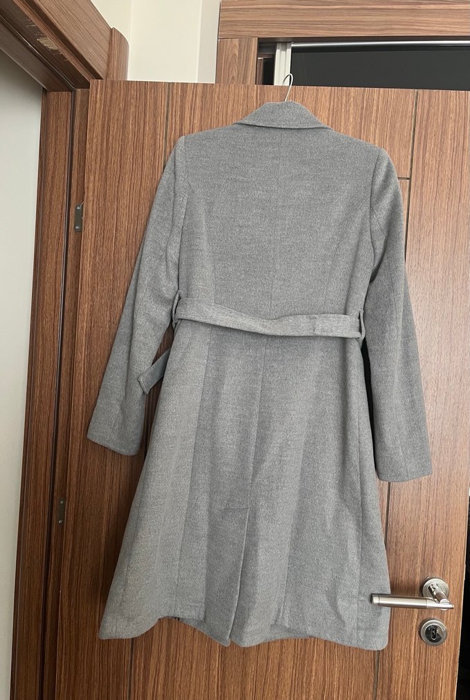 Gri Kuşaklı Klasik Kaban - Görsel 3