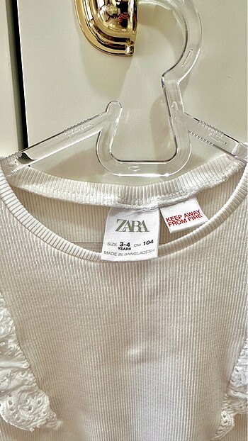 Zara Zara fisto fırfırlı tişört