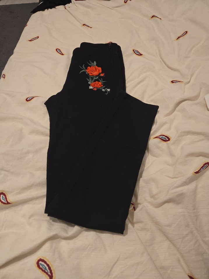 Nakışlı Siyah Kız Pantolonu - Görsel 5