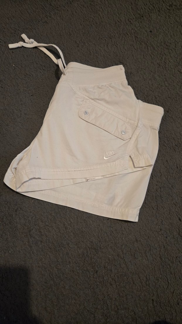 Beyaz Pamuklu Rahat Mini Şort - Görsel 3