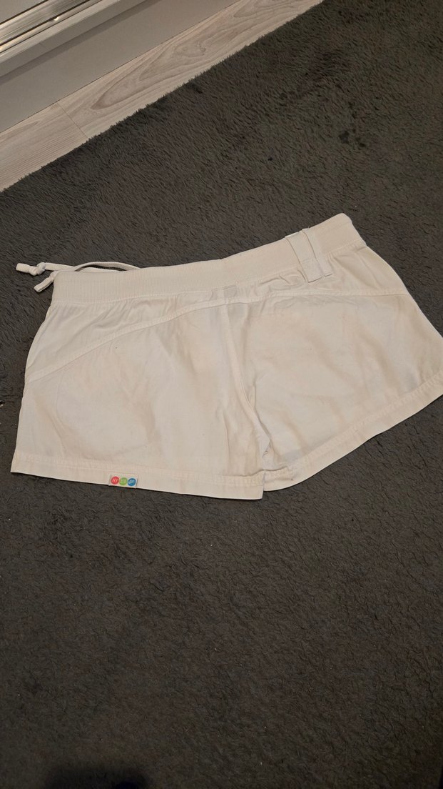 Beyaz Pamuklu Rahat Mini Şort - Görsel 2