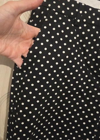 Siyah Puantiyeli Düğmeli Kadın Kumaş Pantolon - Görsel 3