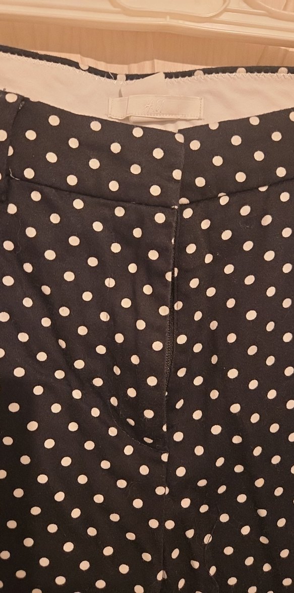 Siyah Puantiyeli Düğmeli Kadın Kumaş Pantolon - Görsel 2