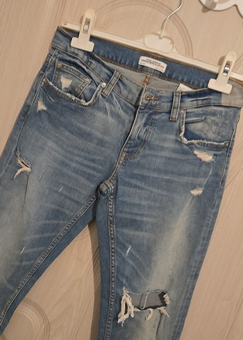 Zara Yırtık Detaylı Kadın Denim Jean - Görsel 2
