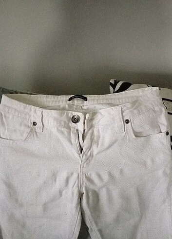 44 Beden beyaz Renk Capri pantolon 