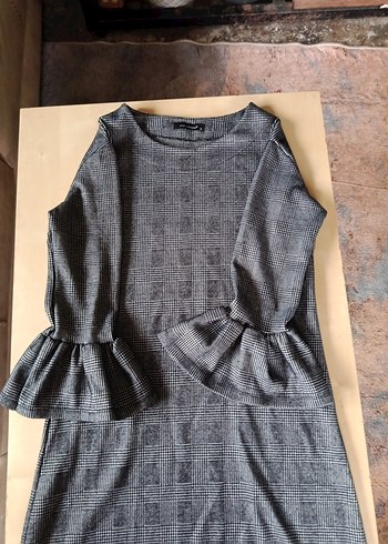 Gri Kısa Kollu Midi ekoseli Elbise - Görsel 3