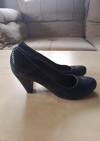 Parlak Siyah Yılan Desenli Stiletto Topuklu - Görsel 3