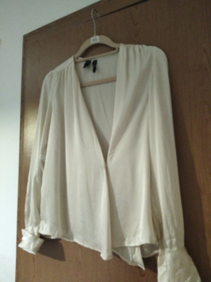 Mango Uzun Kollu V Yaka Beyaz saten gömlek - Görsel 2