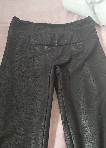 Yılan Desenli Siyah Kadın Tayt - Görsel 3