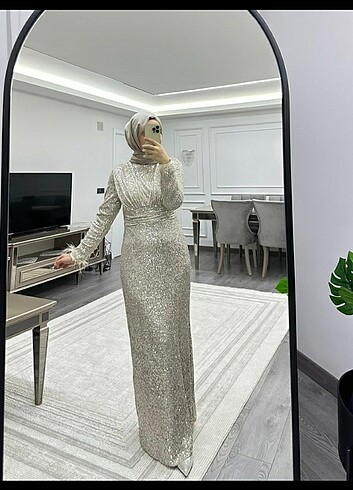 Kiralık tesettür payetli abiye