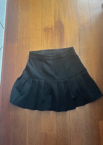 34 Beden Siyah Pilili Kadın Mini Etek