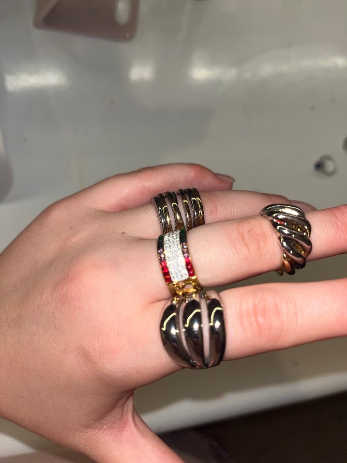 Zincir Detaylı Yılan Desenli Altın Renk Kadın Yüzük - Görsel 4