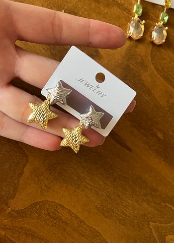 Altın Renk Mini Yıldızlı Küpeler - Görsel 2