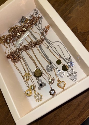 Altın Renkli Zincir Detaylı Kadın Kolye - Görsel 2