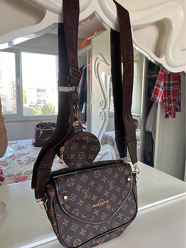 Louis Vuitton Kahverengi askılı çanta