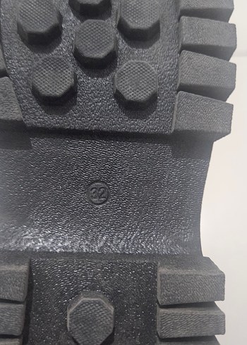 Zincir Detaylı Siyah Rugan Çocuk ayakkabı - Görsel 2