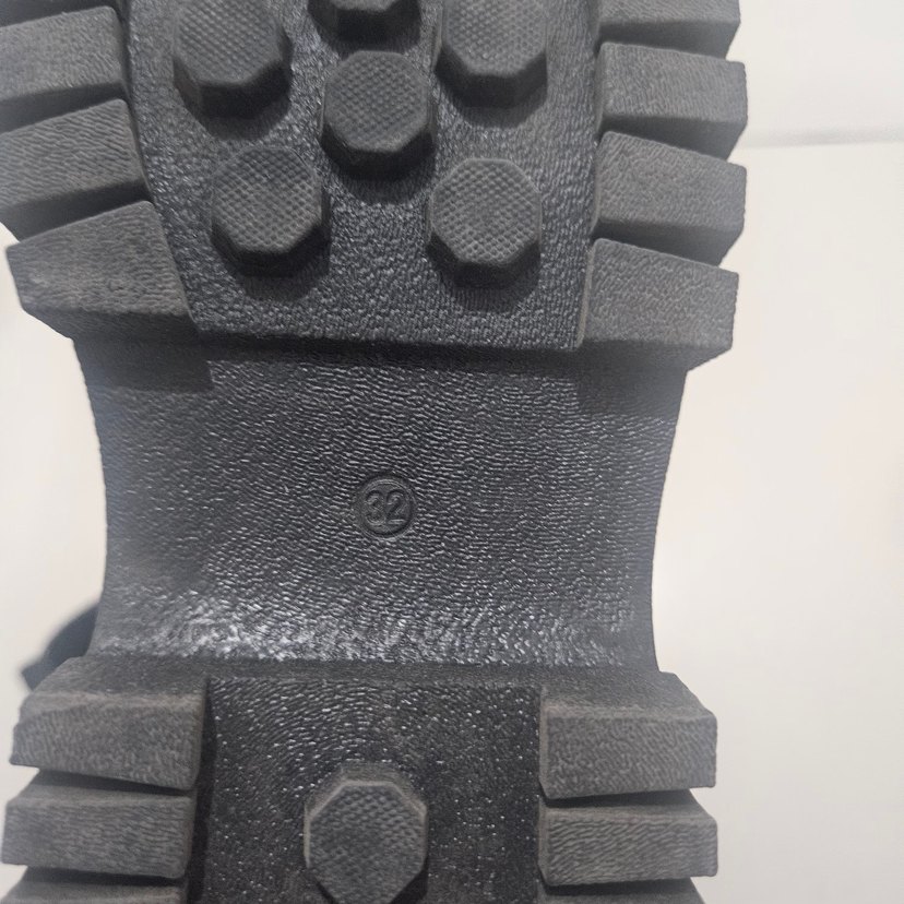 Zincir Detaylı Siyah Rugan Çocuk ayakkabı - Görsel 2