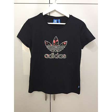 Adidas t shirt--çok yeni