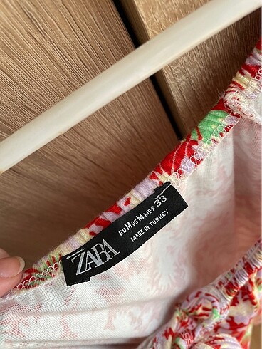 m Beden zara çiçekli mini elbise