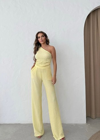 Sarı Tek Omuzlu Pilili Kadın Tulum