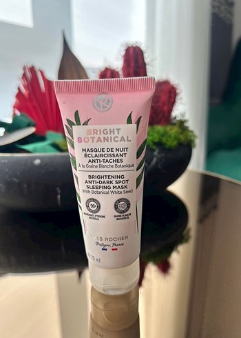 Yvesrocher bright botanical uyku maskesi - Görsel 3