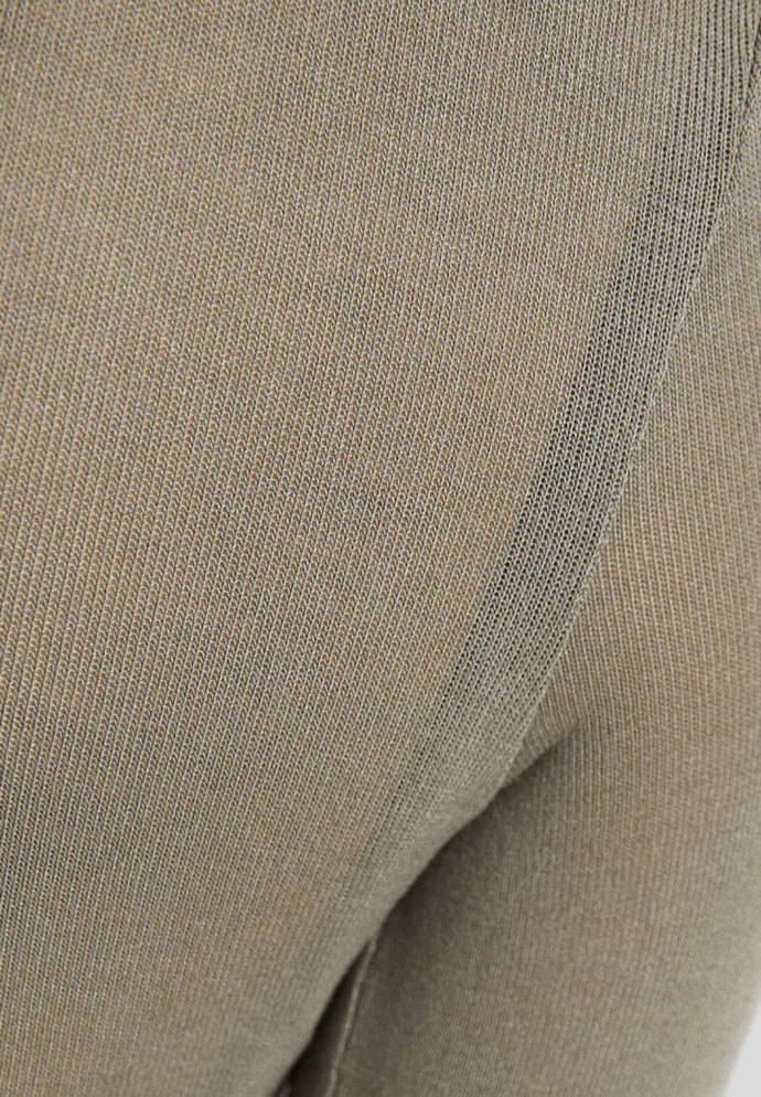 Uzun Kollu Boğazlı İnce Triko Elbise - Görsel 3