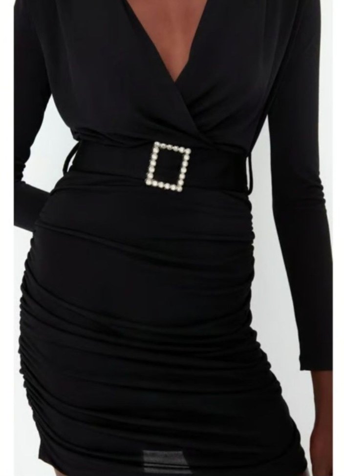 Siyah V Yakalı Beli Kemerli Mini Elbise - Görsel 2