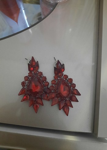 Kırmızı Payetli Mini Gotik Küpe - Görsel 2