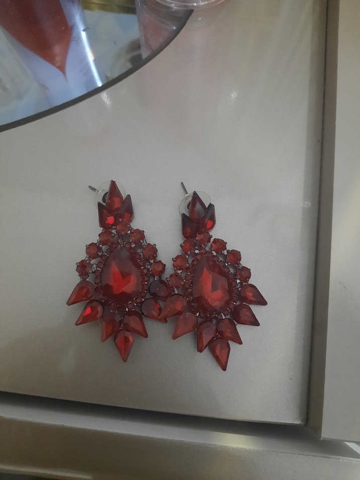 Kırmızı Payetli Mini Gotik Küpe - Görsel 2