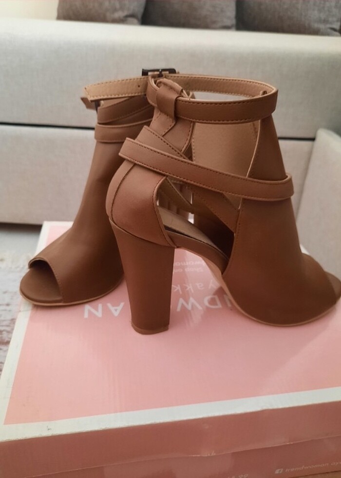 Topuklu ayakkabi - Görsel 4