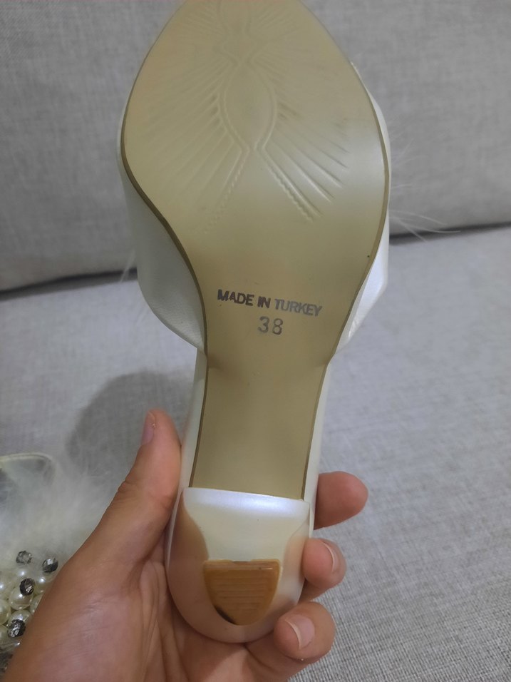 Beyaz Kürklü Stiletto Gelin Terliği - Görsel 3