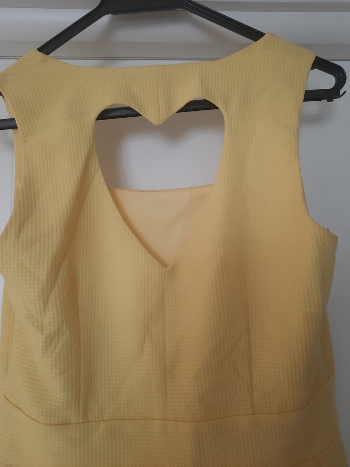 Sarı Midi V Yaka Kolsuz Pilili Elbise - Görsel 2