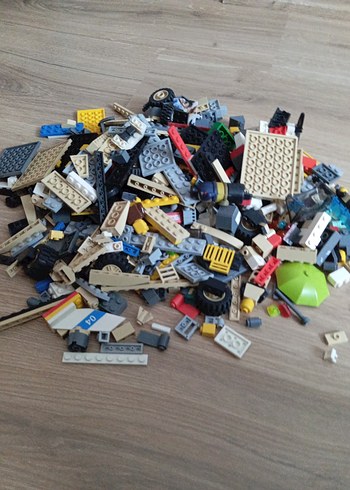 Çeşitli Renklerde Lego Parçaları