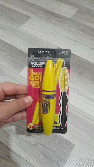 maybelline rimelll